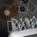 National Arena Retreat, 3 Bedroom Stylish, Cozy Flat Bucharest