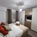 Apartment National Arena Retreat, 3 Bedroom Stylish, Cozy Flat *