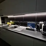 Apartment National Arena Retreat, 3 Bedroom Stylish, Cozy Flat *