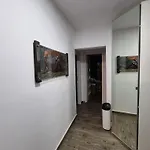 Apartment National Arena Retreat, 3 Bedroom Stylish, Cozy Flat Bucharest