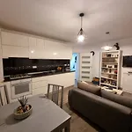National Arena Retreat, 3 Bedroom Stylish, Cozy Flat Apartment