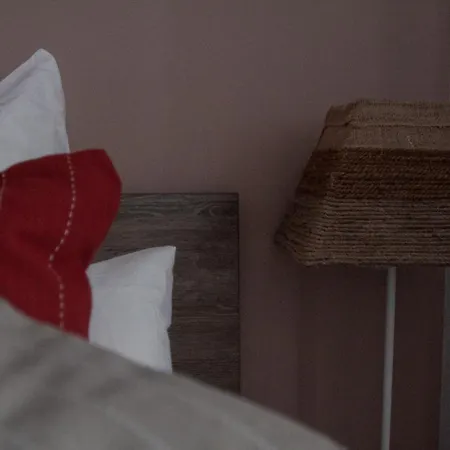 National Arena Retreat, 3 Bedroom Stylish, Cozy Flat Daire