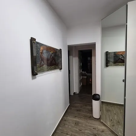 Апартаменты National Arena Retreat, 3 Bedroom Stylish, Cozy Flat Бухарест