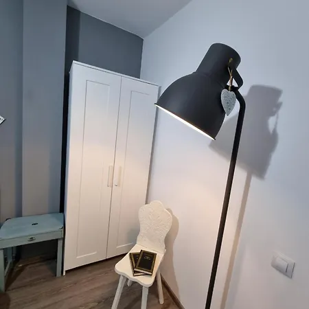 National Arena Retreat, 3 Bedroom Stylish, Cozy Flat ブカレスト