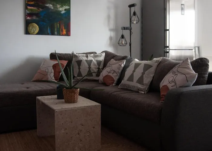 Apartment National Arena Retreat, 3 Bedroom Stylish, Cozy Flat