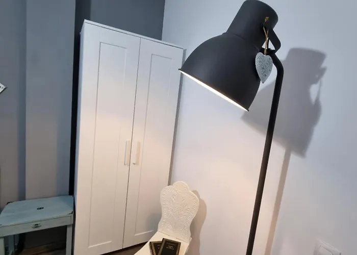 National Arena Retreat, 3 Bedroom Stylish, Cozy Flat Bucharest