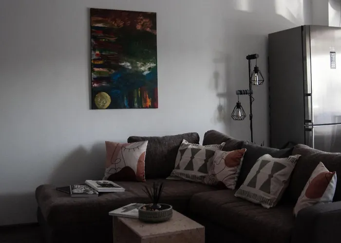 National Arena Retreat, 3 Bedroom Stylish, Cozy Flat Διαμέρισμα