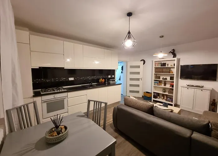 National Arena Retreat, 3 Bedroom Stylish, Cozy Flat アパート