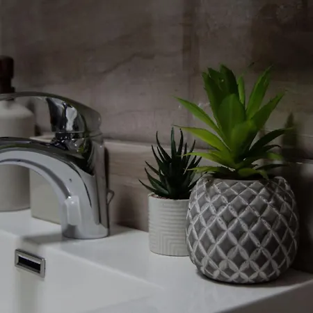 Apartment National Arena Retreat, 3 Bedroom Stylish, Cozy Flat Bukarest