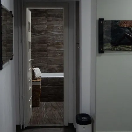 Apartment National Arena Retreat, 3 Bedroom Stylish, Cozy Flat