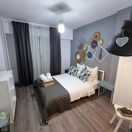 National Arena Retreat, 3 Bedroom Stylish, Cozy Flat Apartment Bukarest